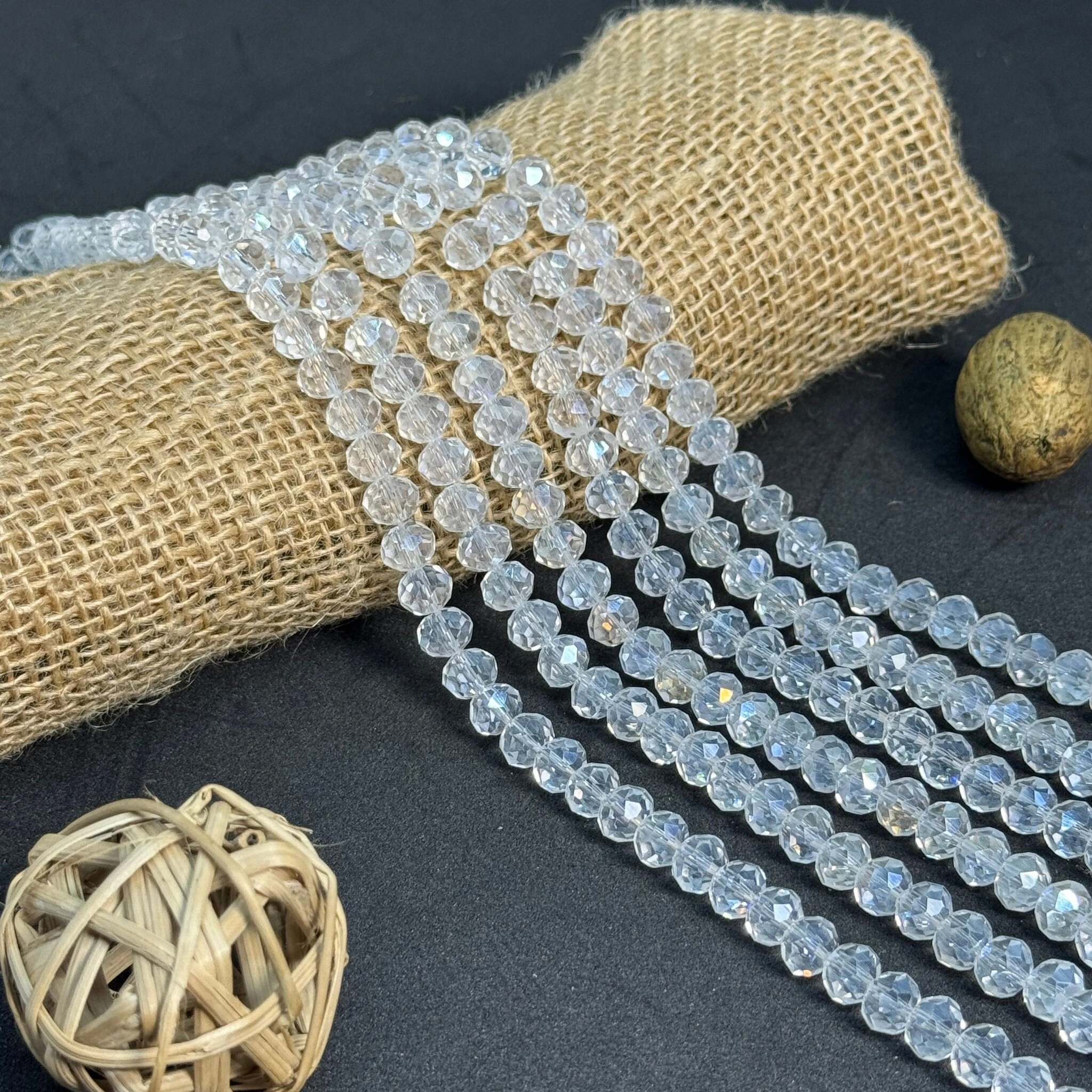 Хрусталь на нитці оптом — фасетовані ронделі та кулі для одягу, сцени та аксесуарів