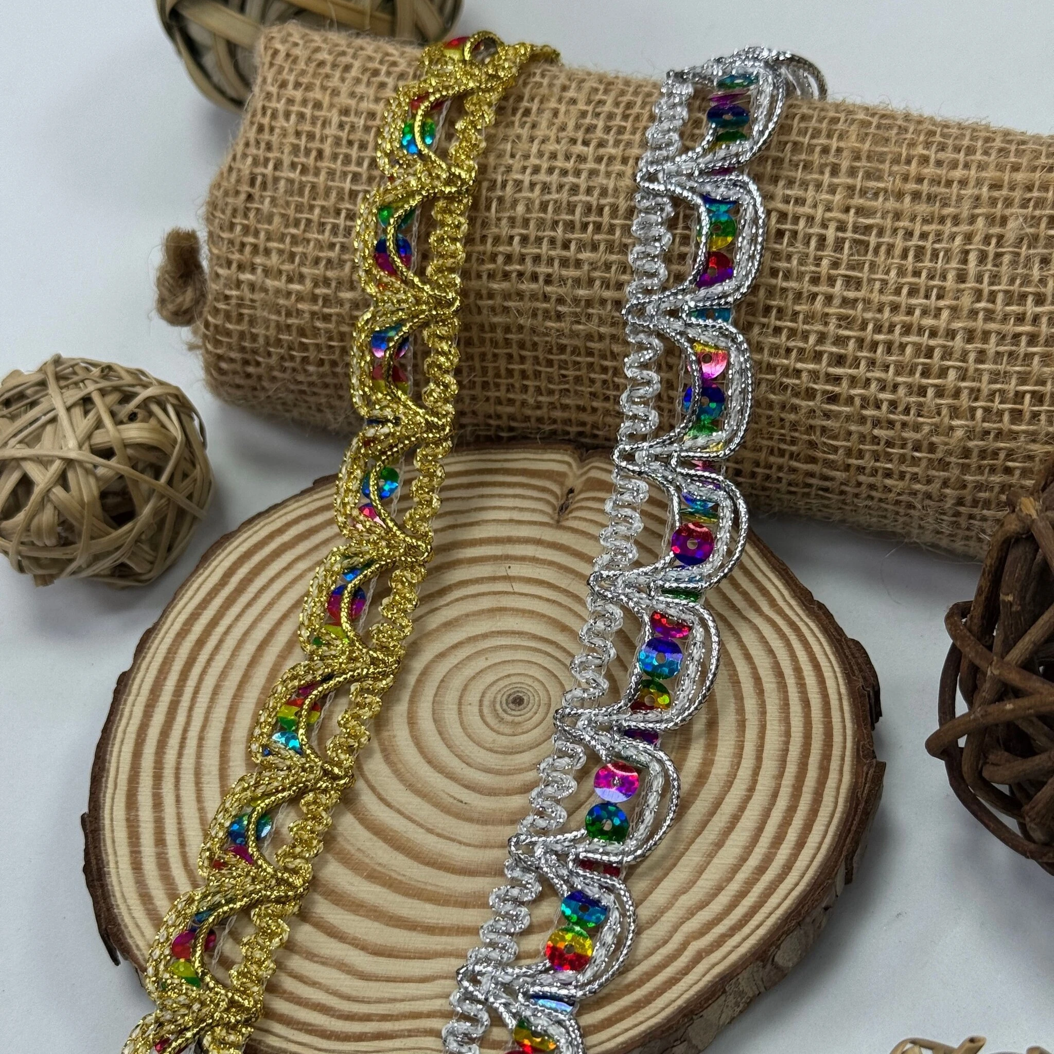 Тасьма з люрексом — опт, імпортер декоративного текстилю: фото асортименту