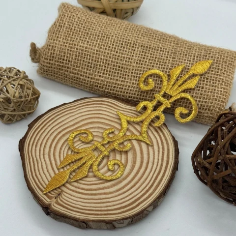 Тасьма та аплікація клейова