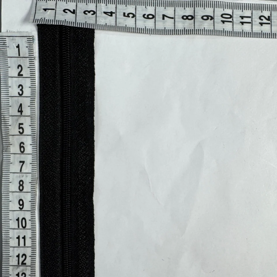 Блискавка в рулоні Т3 (200 ярдів/182 м.), чорний