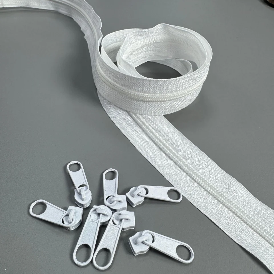 Блискавка в рулоні Т5 (100 ярдів/ 91,44 м.), білий