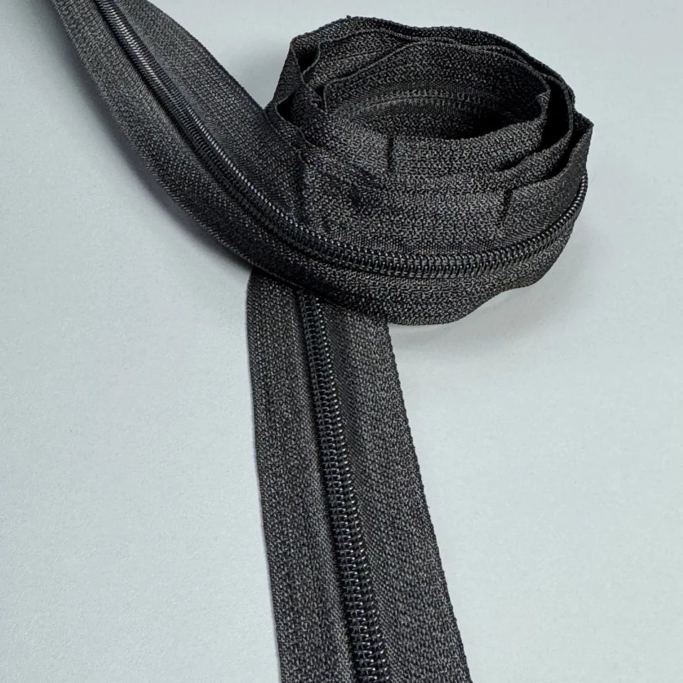 Блискавка в рулоні Т5 (100 ярдів/ 91,44 м.), чорний