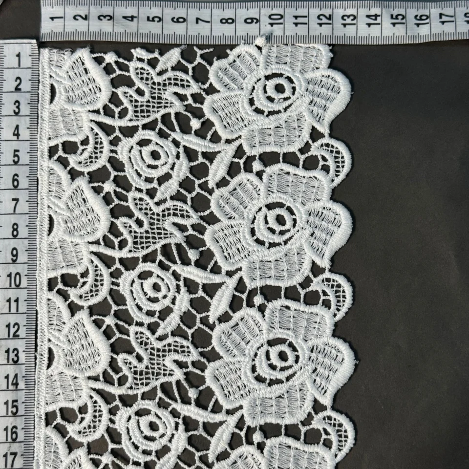 Мереживо поліестер 196 13 см.(20 метрів), молочний