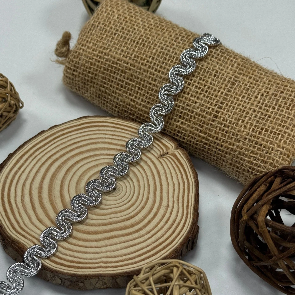 Тасьма люрекс 13-15947 (20 ярдів/18,28 м.), срібло