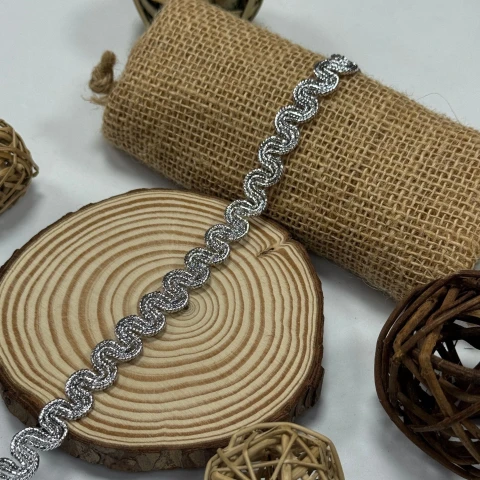 Тасьма люрекс 13-15947 (20 ярдів/18,28 м.), срібло