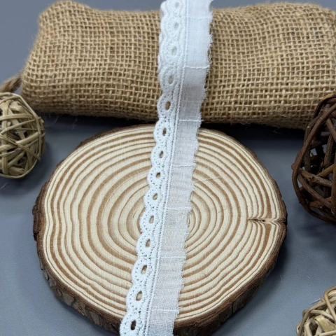 Мереживо прошва 8045 2,5 см.(300 ярдів/274,3 м.), Білий