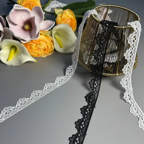 Мереживо поліестер ВВ104790 2 см.(30 ярдів/27.3 м.), білий