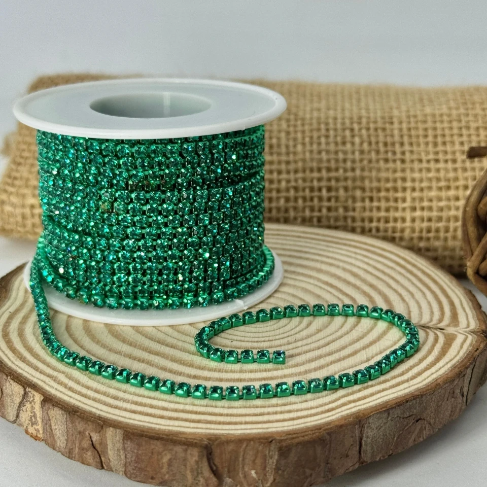 Цепі камні на бабінах ss 8 2.5 мм (10 ярдів), зелений