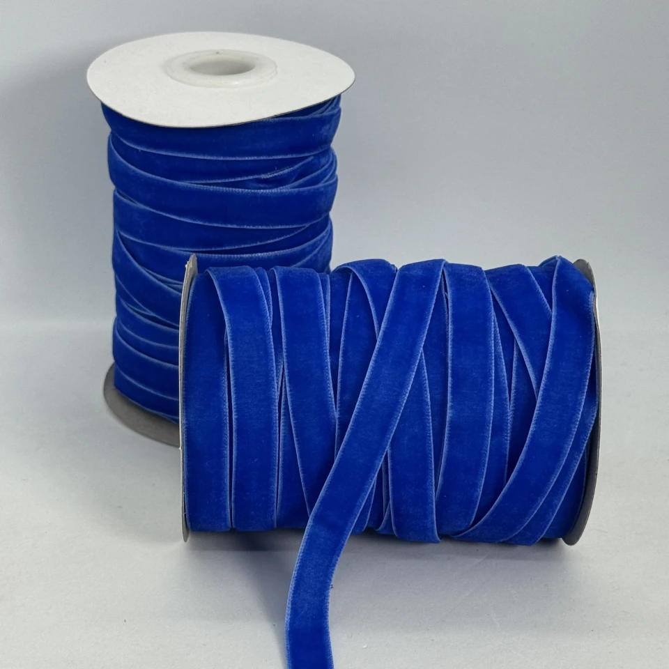 Стрічка оксамит 1 см (25 ярдів/22,75 м.), 50 електрик