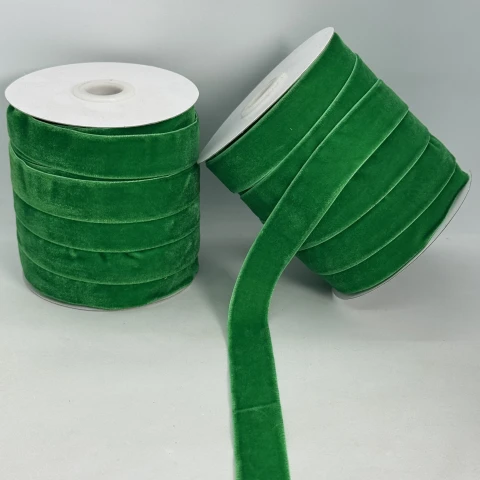 Стрічка оксамит 2 см (25 ярдів/22,75 м.), 37 зелена трава