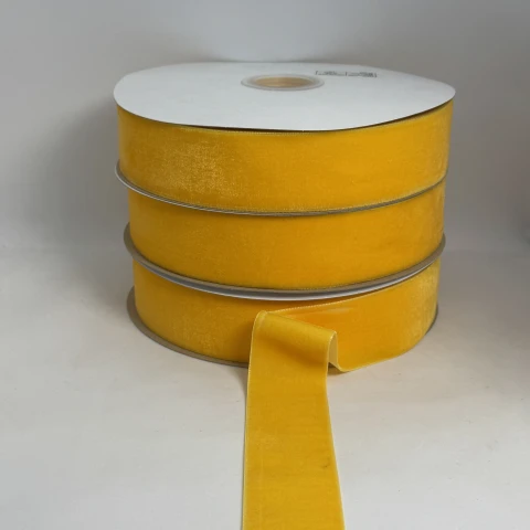 Стрічка оксамит 3.8 см (25 ярдів/22,75 м.), 19 жовтий