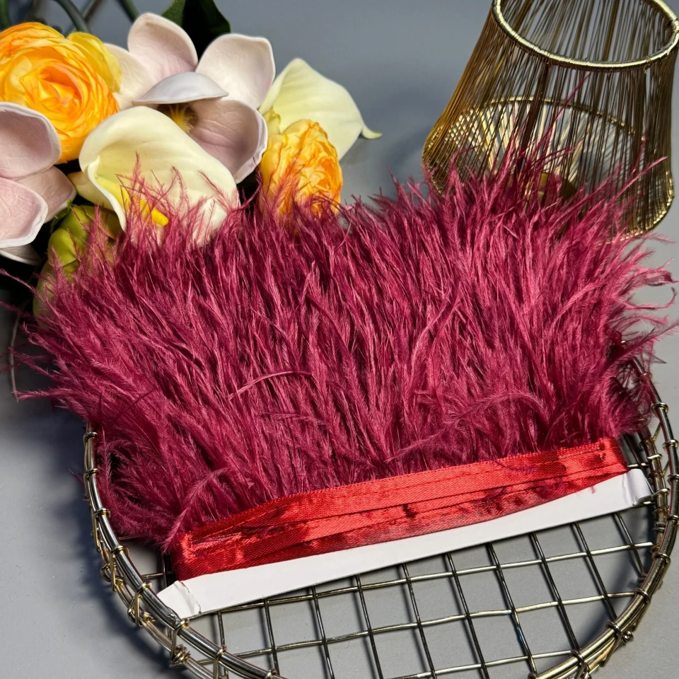 Пір'я на тасьмі 7-10 см (10 метрів), темний бордовий