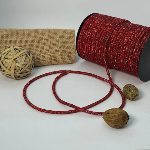 Стразовый шнур 4 мм 8 рядов (50 м), красный
