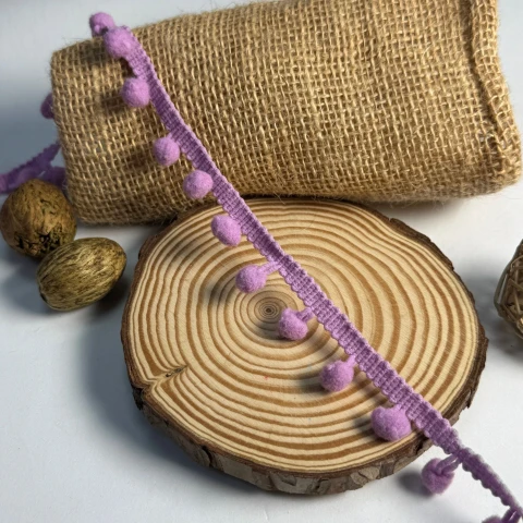 Тасьма з пампонами 6666-2 (20 ярдів/18,28 м.), 125 бузковий