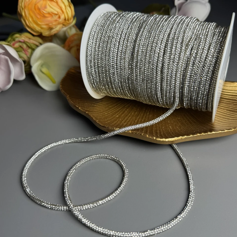 Стразовий шнур 3.5 мм 6 рядів (50 м), срібло WHITE