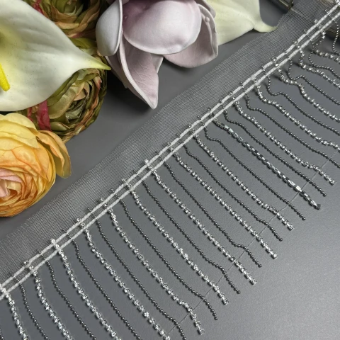 Бахрома з камінням та кульками 9 см (23 м), білий