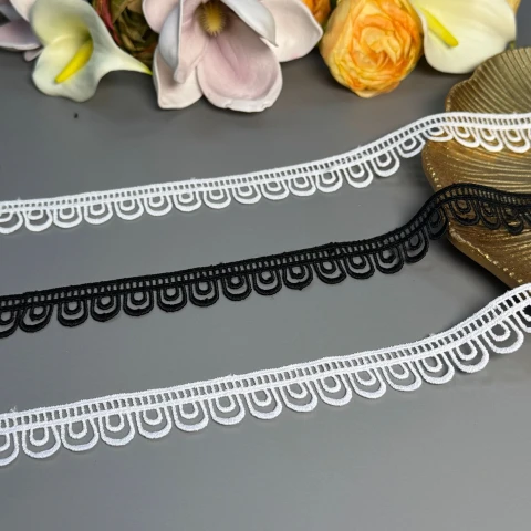 Мереживо поліестер ВВ104788 2,5 см.(30 ярдів/27.3 м.), білий