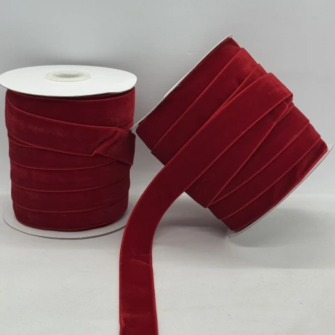 Стрічка оксамит 2 см (25 ярдів/22,75 м.), 41 червоний