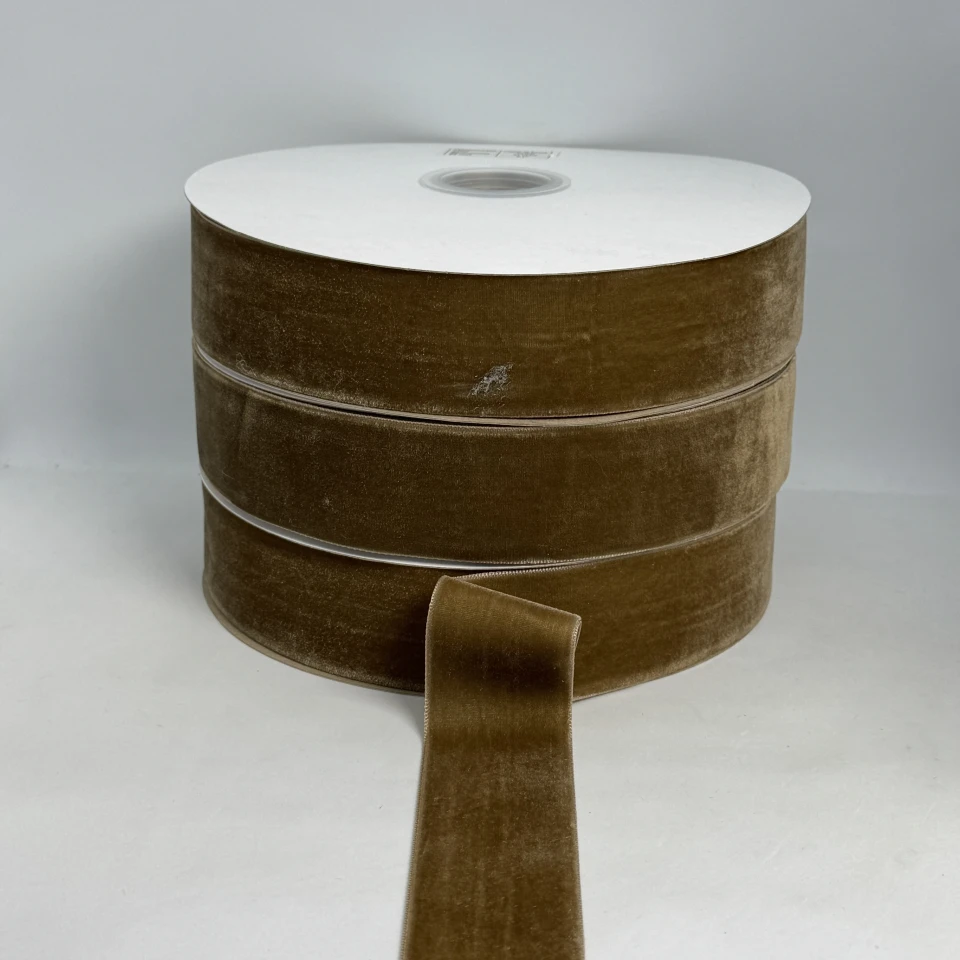 Стрічка оксамит 3.8 см (25 ярдів/22,75 м.), 61 бежевий