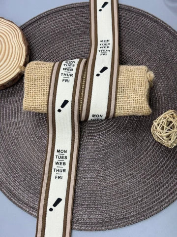 Лампас трикотажний D#6 4 см (50 м) , молочний+бежевий з надписом