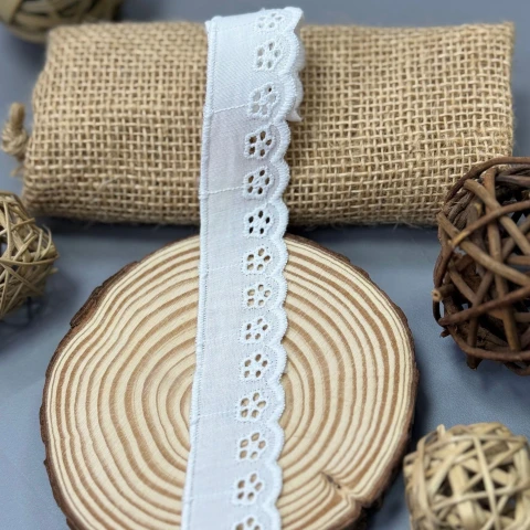 Мереживо прошва А18 3см. (20 ярдів/18,2 м.), білий