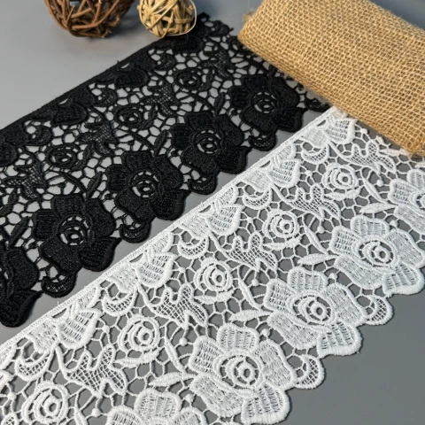 Мереживо поліестер 196 13 см.(20 метрів), молочний