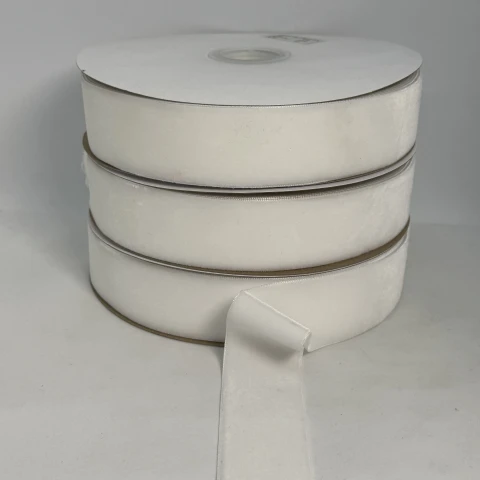 Стрічка оксамит 3.8 см (25 ярдів/22,75 м.), 02 теплий білий