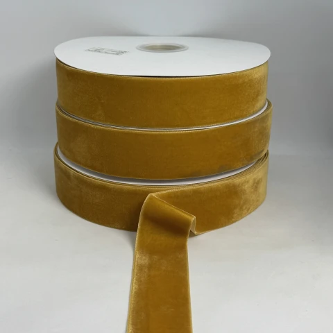 Стрічка оксамит 3.8 см (25 ярдів/22,75 м.), 24 мягкий бежевий