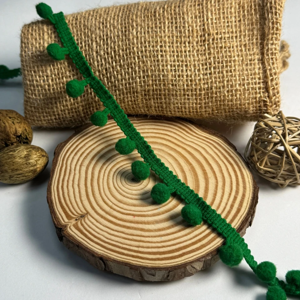 Тасьма з пампонами 6666-2 (20 ярдів/18,28 м.), 19 зелений