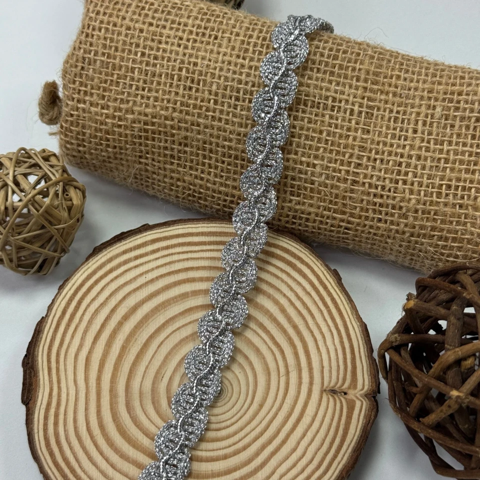 Тасьма люрекс 13-9032 (20 ярдів/18,28 м.), срібло