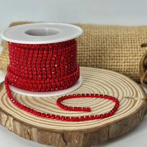 Цепі камні на бабінах ss 10 2.8 мм (10 ярдів/9,14 м.), червоний