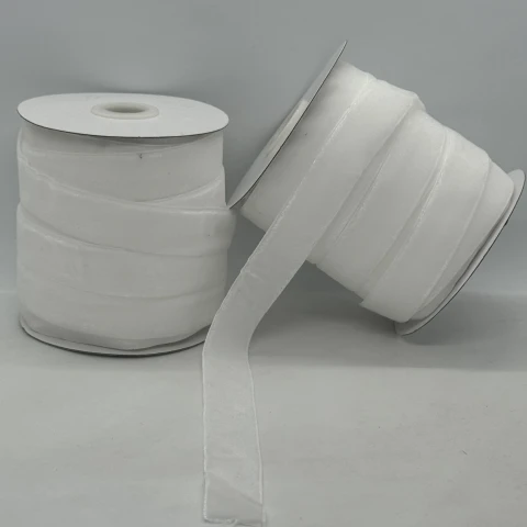 Стрічка оксамит 2 см (25 ярдів/22,75 м.), 02 теплий білий