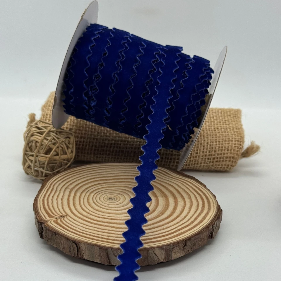 Стрічка вюнчик оксамитовий 1 см (25 ярдів/ 22,75 м.), 51 електрик