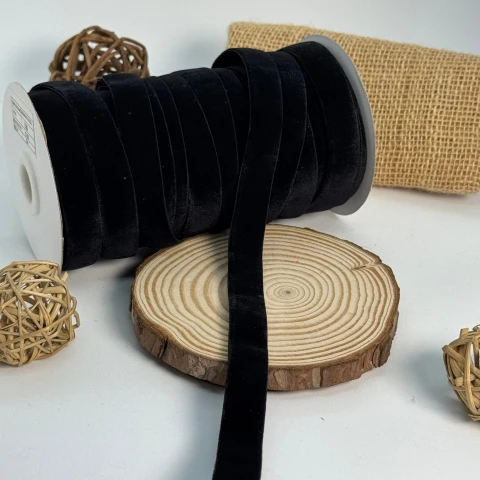 Стрічка оксамит еластична 1.5 см (25 ярдів/22,75 м.), чорний