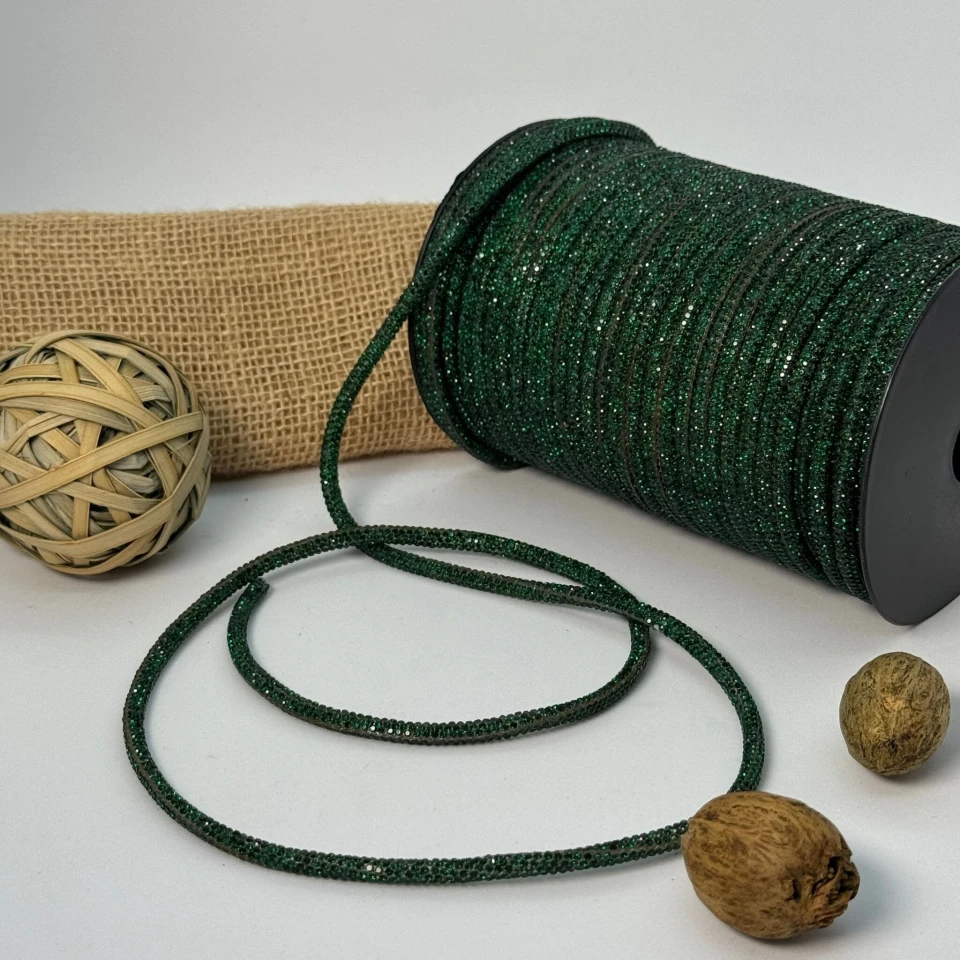 Стразовий шнур 4 мм 8 рядів (50 м), зелений GREEN