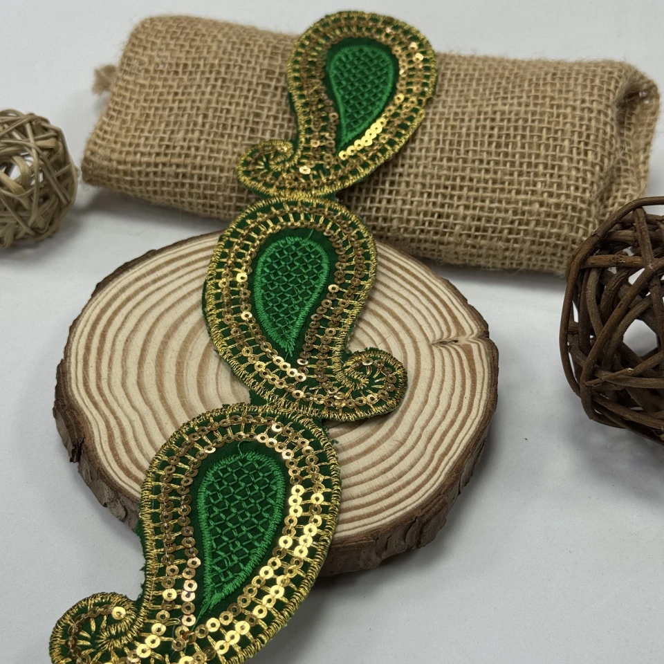 Тесьма клеевая люрекс 7072 (4.8 м), зеленый