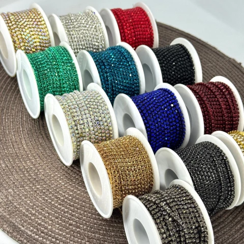 Цепі камні на бабінах ss 8 2.5 мм (10 ярдів), золото