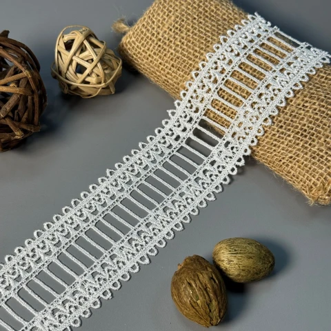 Мереживо поліестер 167 5,5 см.(19 метрів), молочний