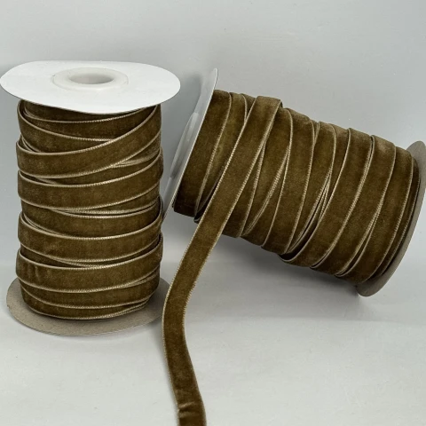 Стрічка оксамит 1 см (25 ярдів/22,75 м.), 61 бежевий