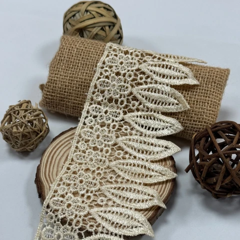 Мереживо поліестер 9090 8,5 см.(15 ярдів/13.5 м.), молочний