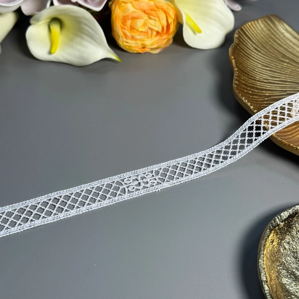 Кружево полиэстер ВВ601841 2,5 см.(30 ярдов/27.3 м.), теплый белый