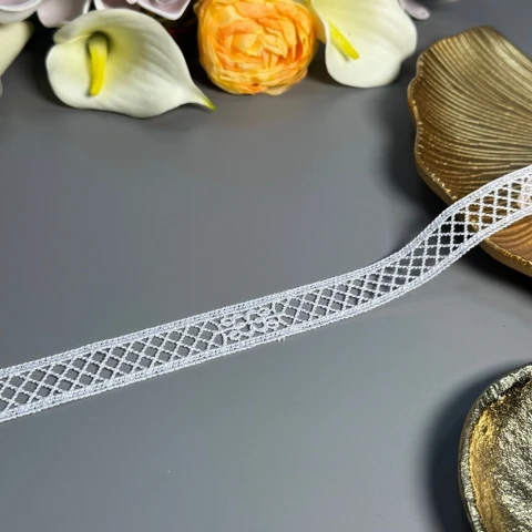 Мереживо поліестер ВВ601841 2,5 см.(30 ярдів/27.3 м.), теплий білий