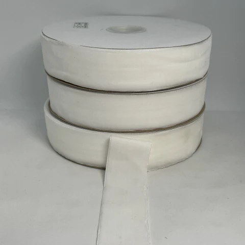 Стрічка оксамит 3.8 см (25 ярдів/22,75 м.), 01 білий