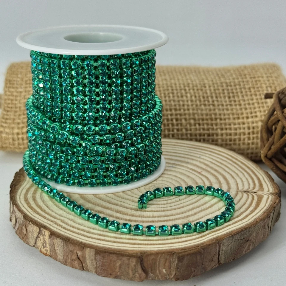 Цепі камні на бабінах ss 16 4 мм (10 ярдів), зелений