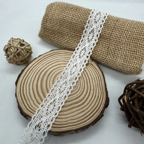 Мереживо макраме 5106 2,5 см (300 ярдів/274,3 м. ) , молочний