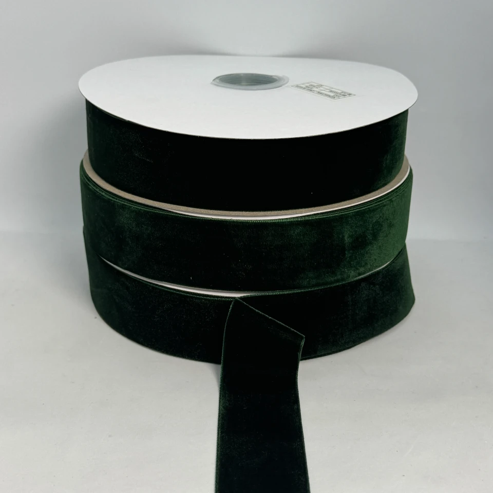 Стрічка оксамит 3.8 см (25 ярдів/22,75 м.), 93 темний зелений