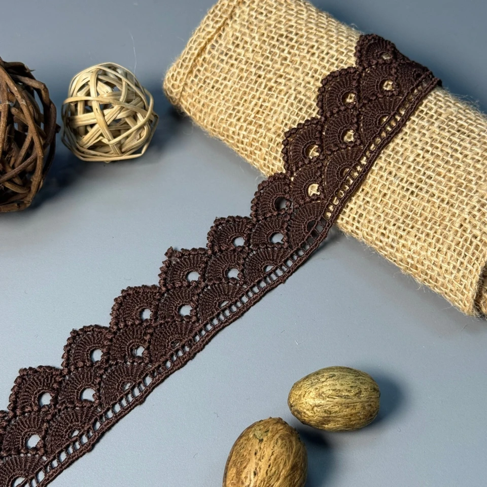 Кружево полиэстер 2 4 см.(19.7 метров), коричневый (19,7 метров)
