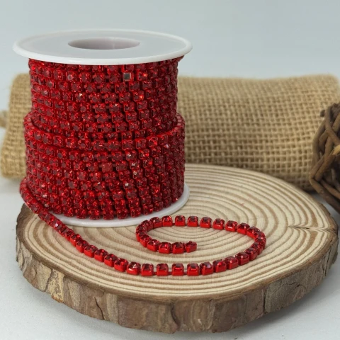 Цепі камні на бабінах ss 16 4 мм (10 ярдів), червоний