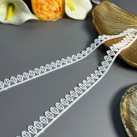 Мереживо поліестер ВВ104787 2 см.(30 ярдів/27.3 м.), теплий білий