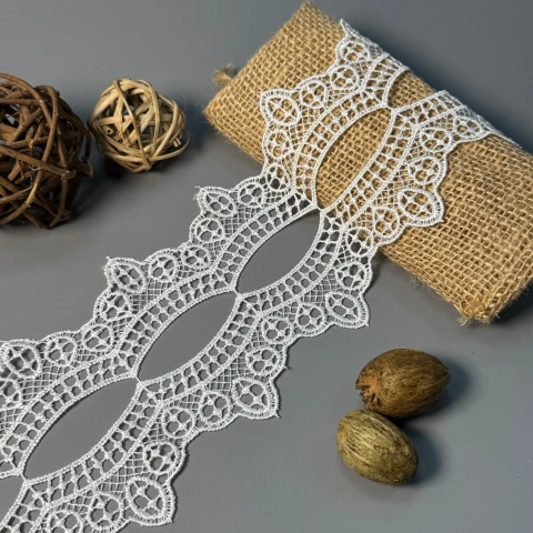 Мереживо поліестер 200 10 см.(19.7 метрів), молочний